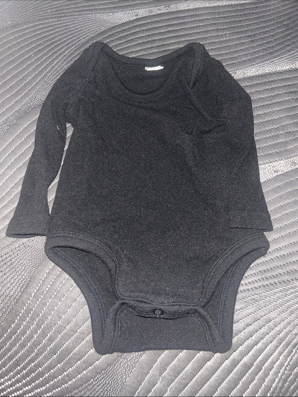 SHEIN Black Long-Sleeve Baby Bodysuit